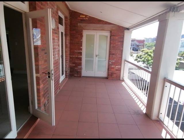 2 BEDROOM APARTMENT TO LET IN POINT WATERFRONT